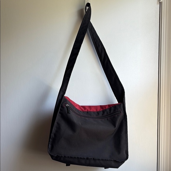 Kenneth Cole Reaction Red and Black Messenger Bag - Picture 3 of 12